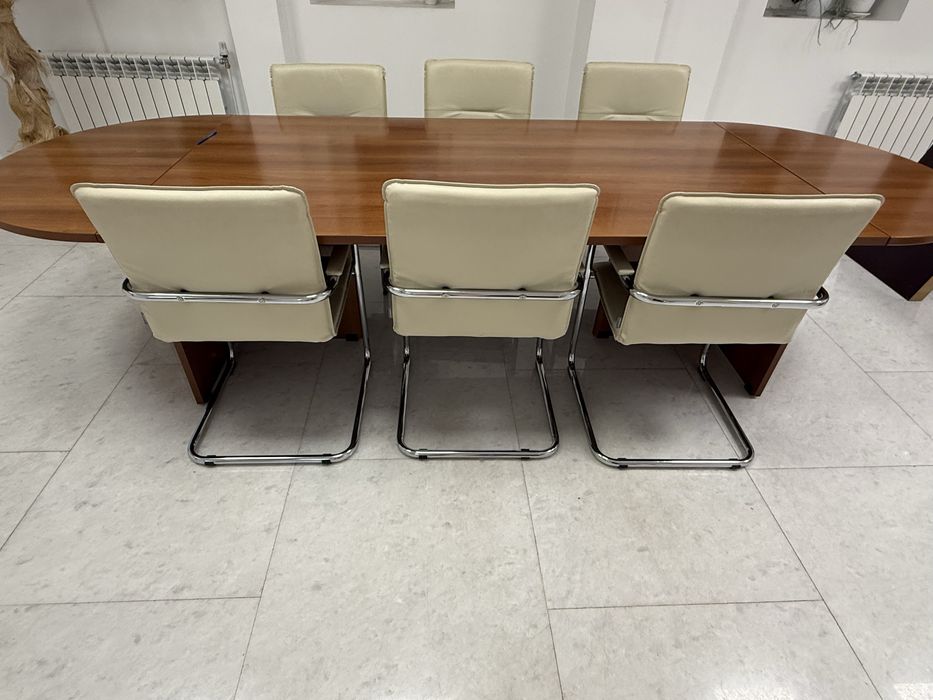 Маса със столове в отлично качество!