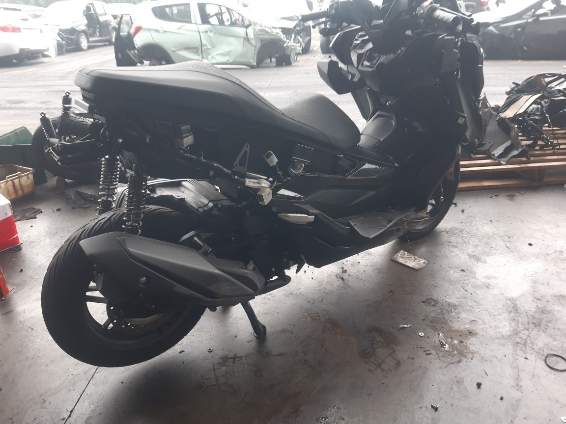 Скутер Honda Forza 350-На части