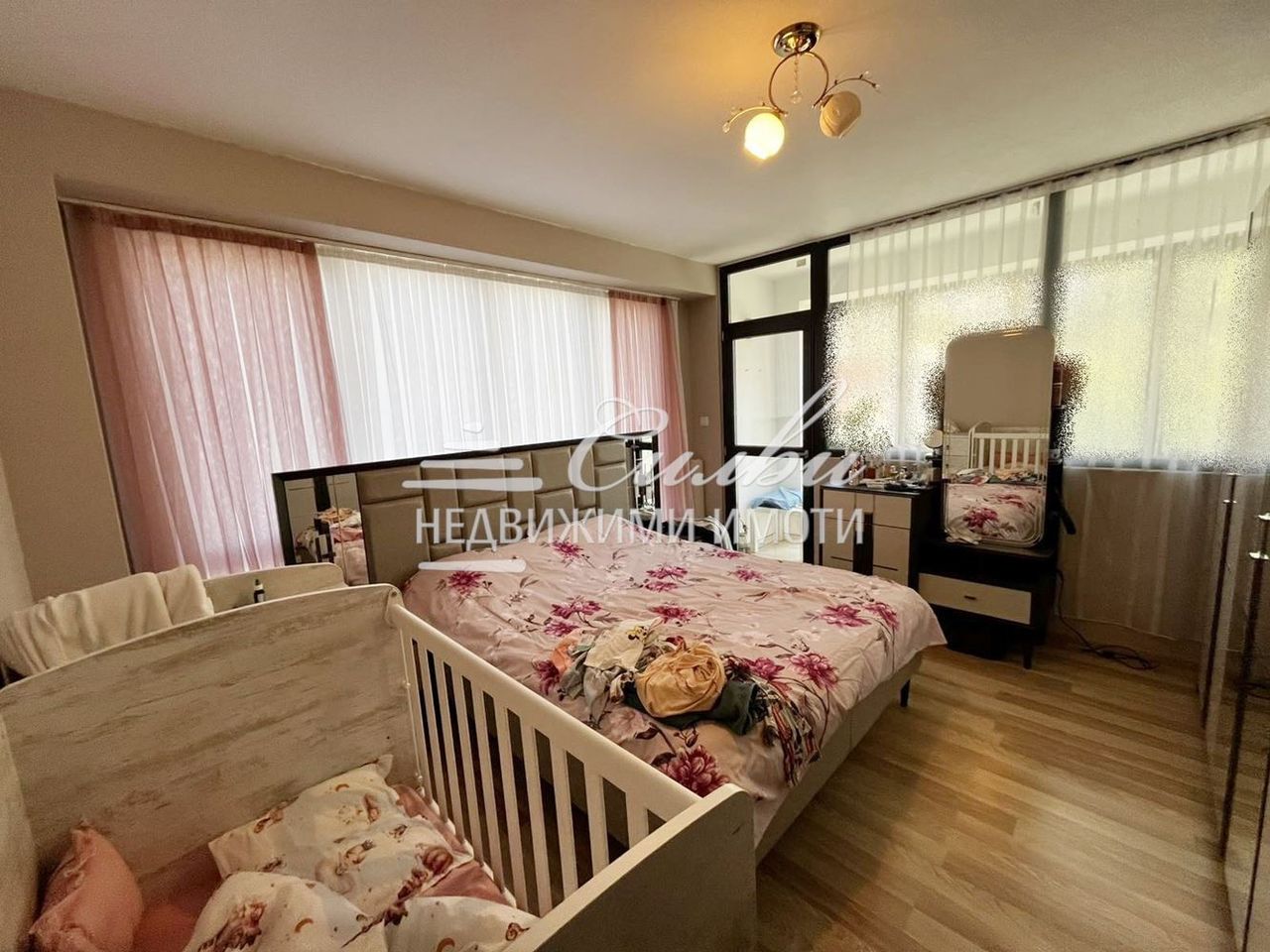 Продава се Двустаен апартамент в Шумен, Център - 68 кв.м за 1931 €/кв.м - Снимка #3