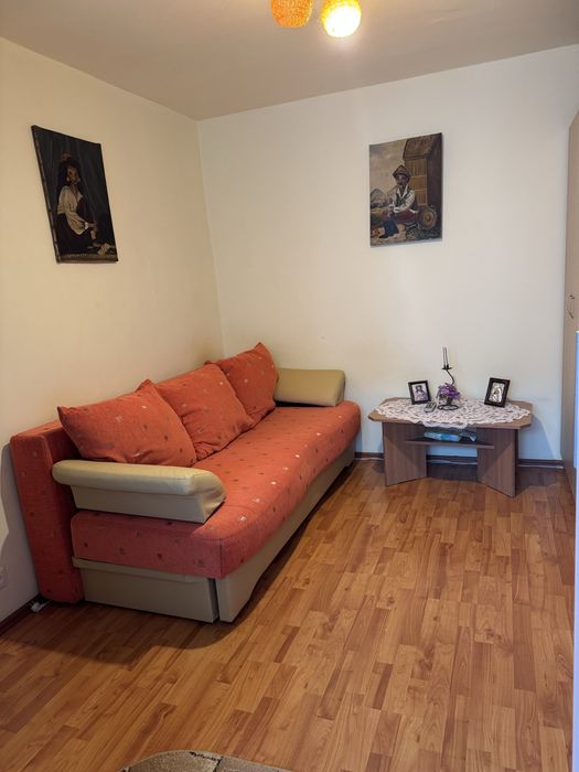 Apartament 3 camere, semidecomandat, etajul 2, Zona Dumbrava 1