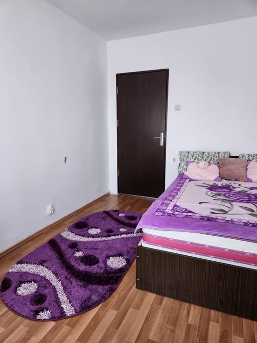 Inchiriez apartament