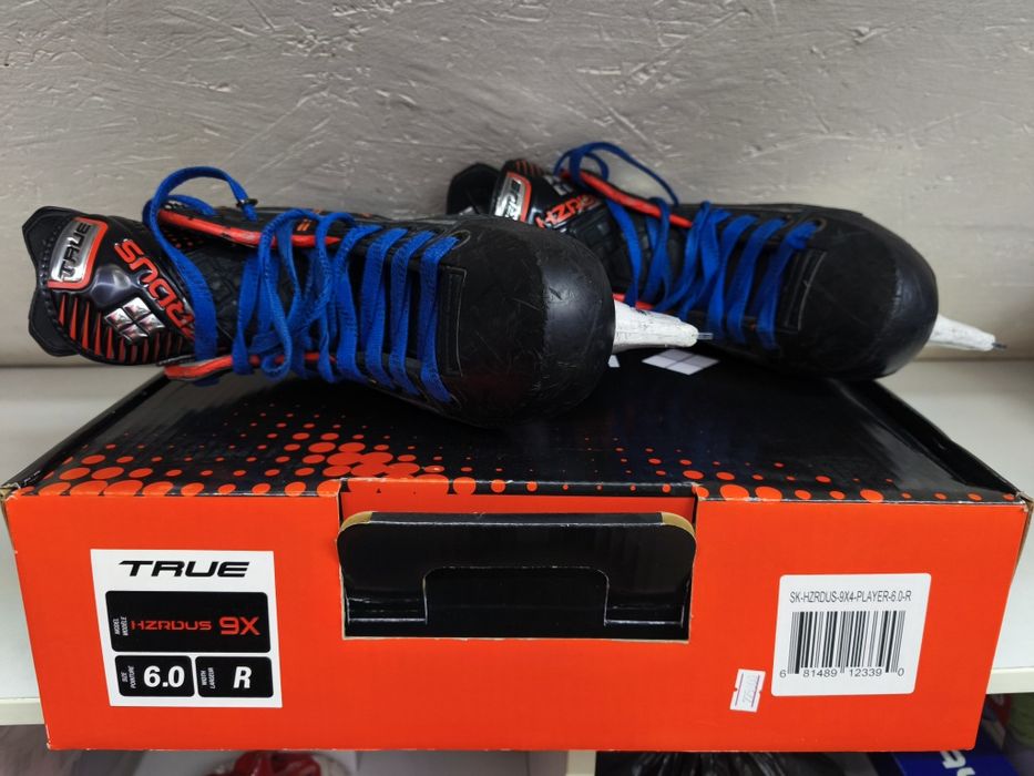 Коньки хоккейные True