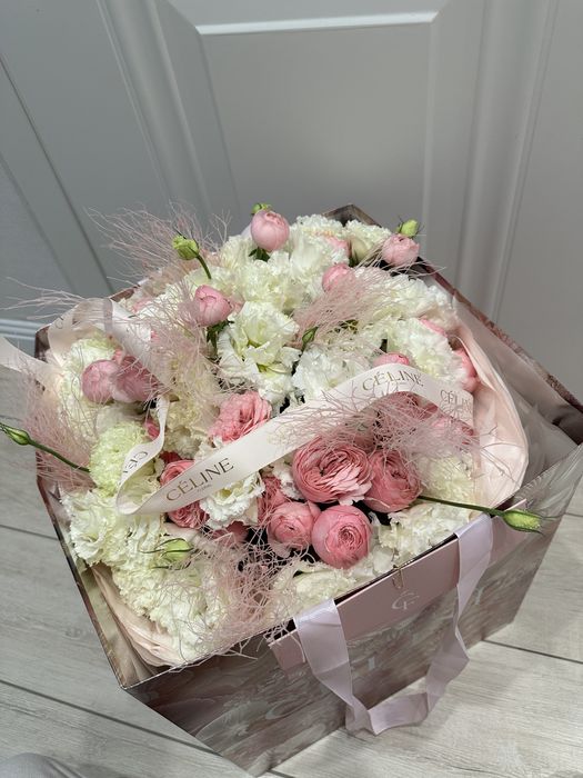 Свежие цветы 10.000 селин , большой букет с переноской