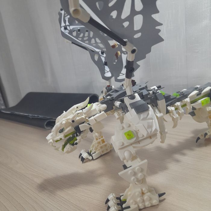 Продам дракона лего