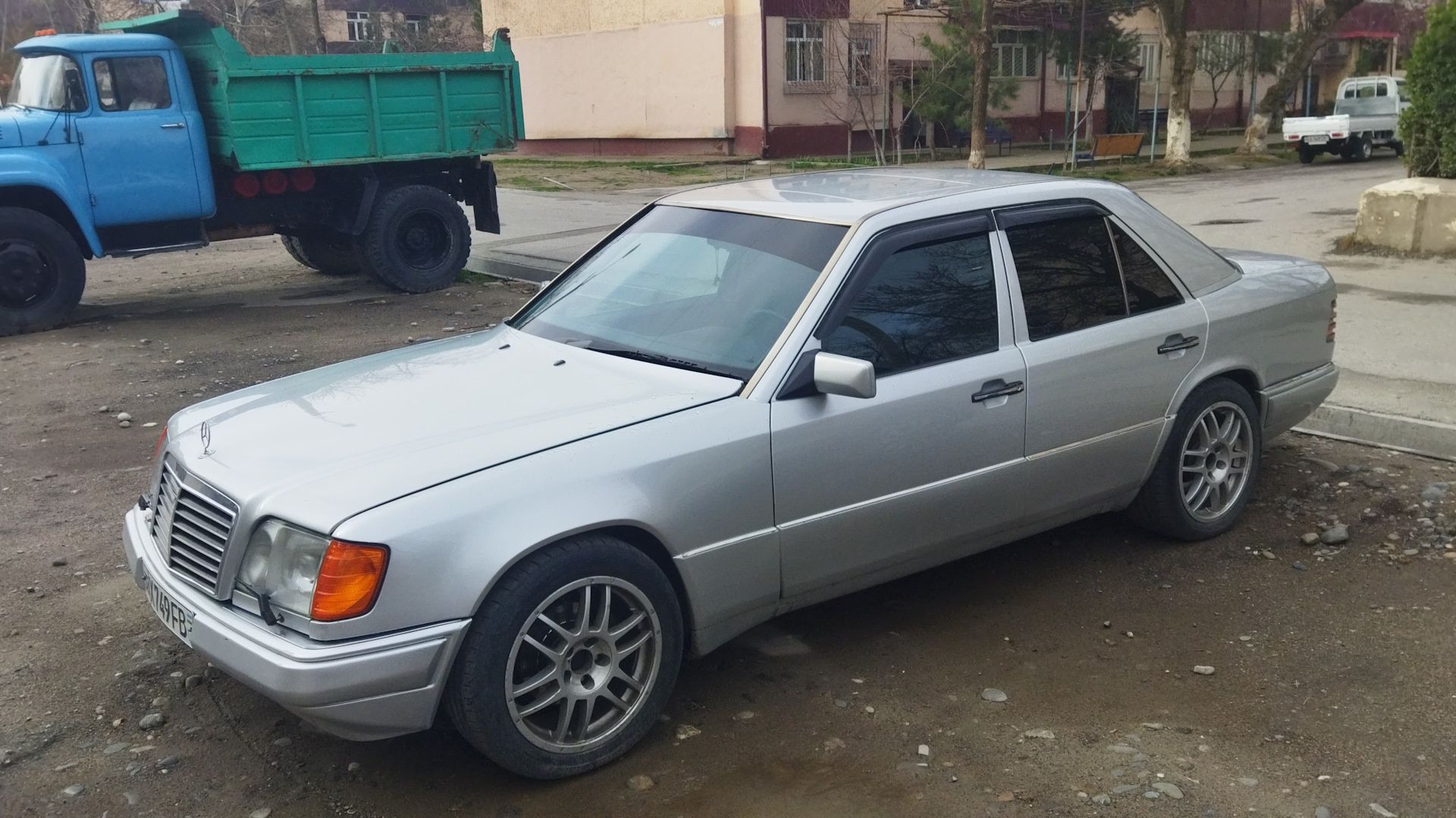 Мерседес w124 e320