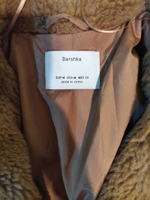 Haina de blana artificiala Bershka marime M