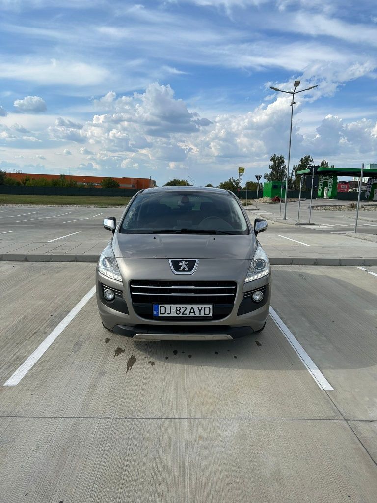 Vând Peugeot 3008 Hybrid