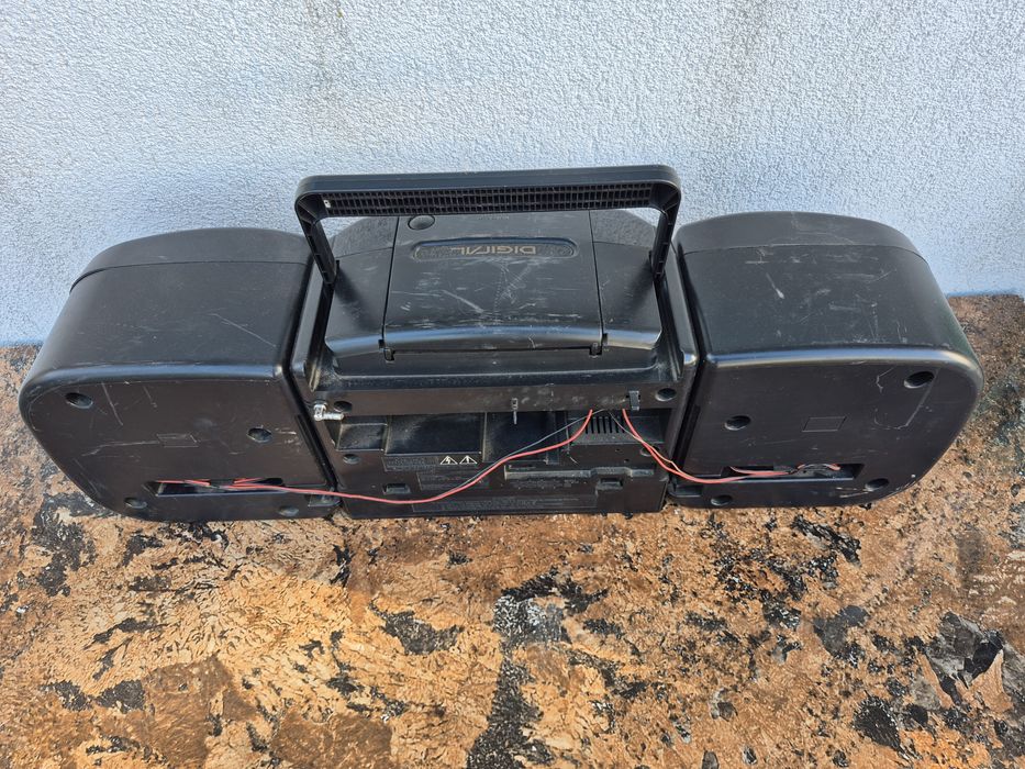 Vând Radio casetofon marca Sanyo model S850 - functional