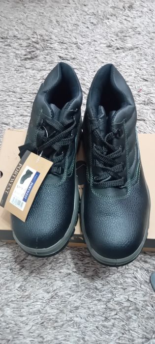 Bocanci 43 nou cu etichetă