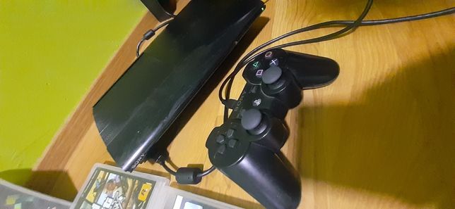 PS 3 Sony superslim 128gb  +5 jocuri și 2 console