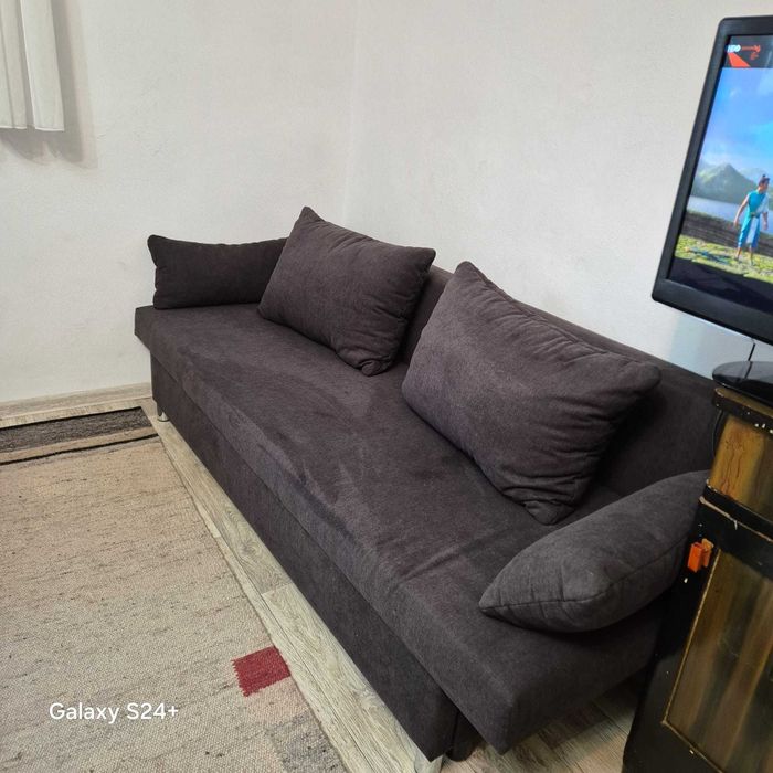 Canapea extensibila cu lada de depozitare