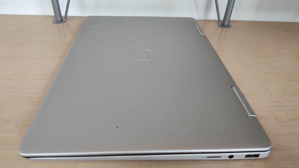 Laptop 2 în 1 Dell Inspiron 7386 Intel i5 8265 8GB RAM SSD 256 GB