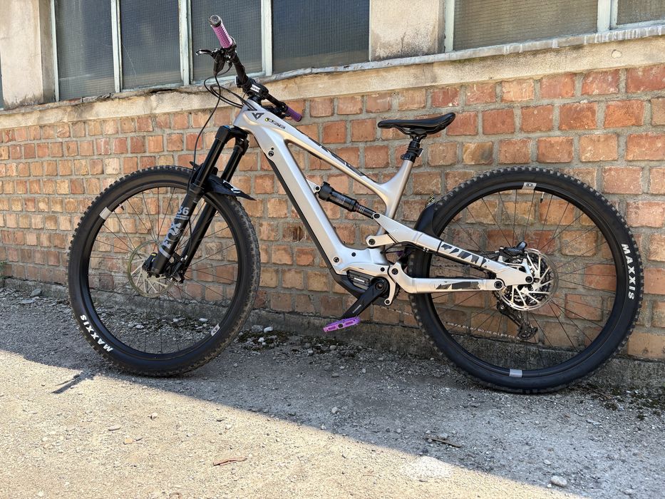Bicicleta electrica (E-Bike) yt decoy mx core 2 2022 cu 2760 km