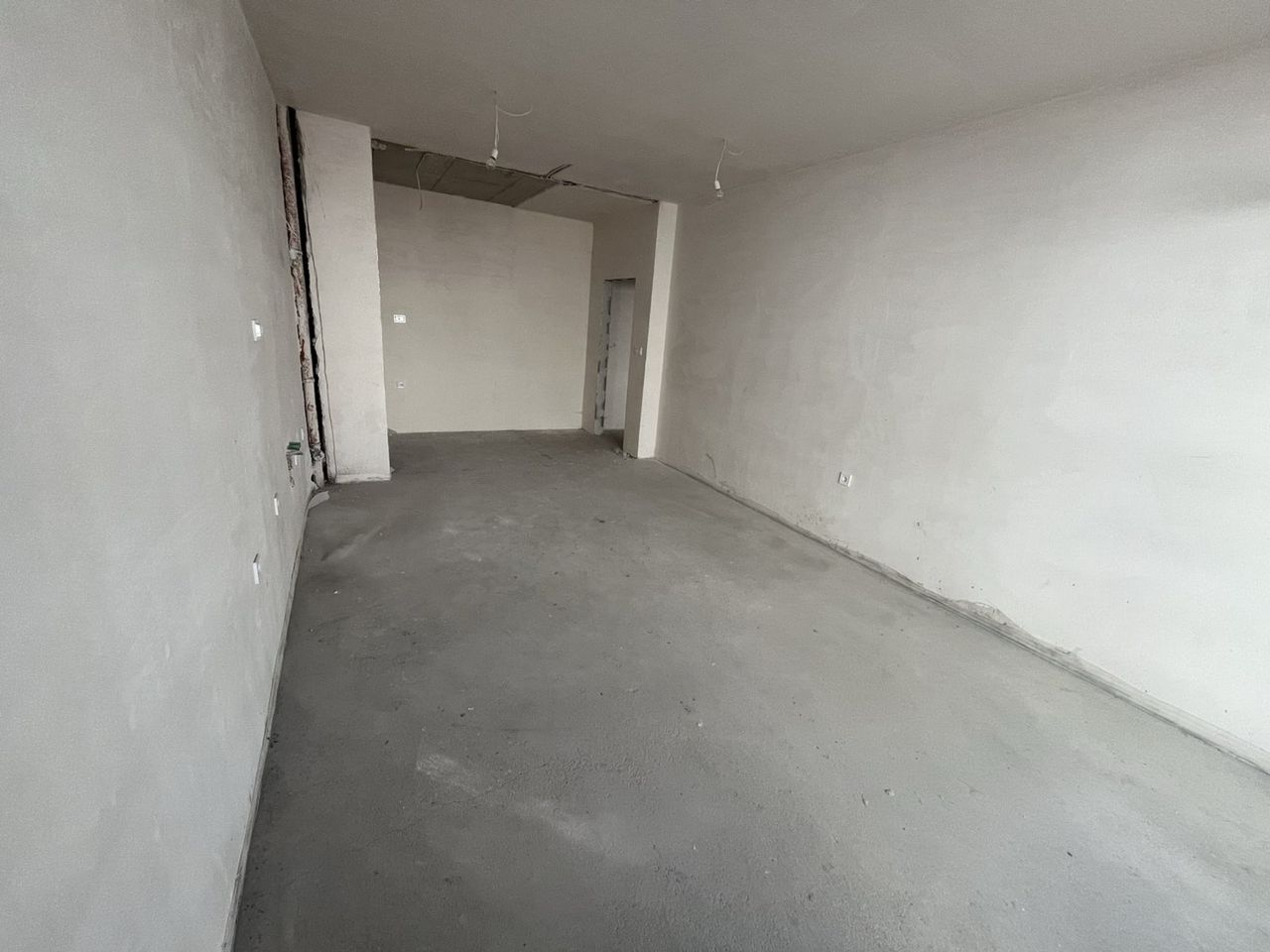 Продава се Тристаен апартамент в Пловдив, Младежки Хълм - 141 кв.м за 1043 €/кв.м - Снимка #6