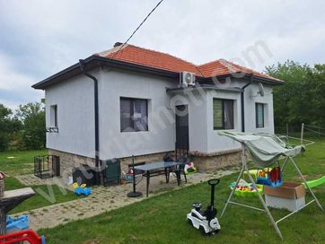 Тухлена, обзаведена къща в Ново село!