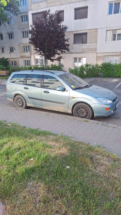 Vând ford focus 1.6