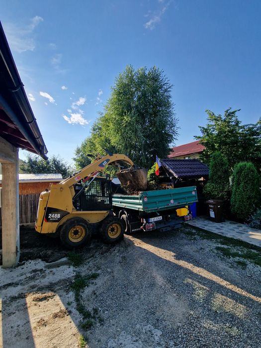 Excavații excavator camion buldoexcavator miniexcavator bobcat