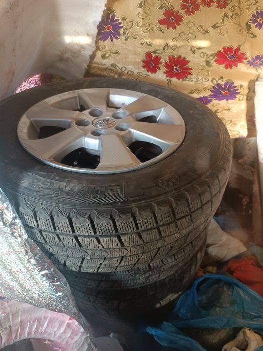 Титановые диски с зимними шинами хайландер, подходят и на лексус, 4 шт