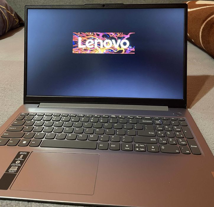 Vand laptop Lenovo IdeaPad Slim 3