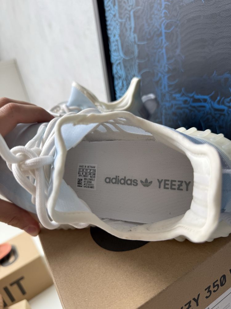 Yeezy Boost 350 V2 MONICE – Оригинални, номер 39 1/3