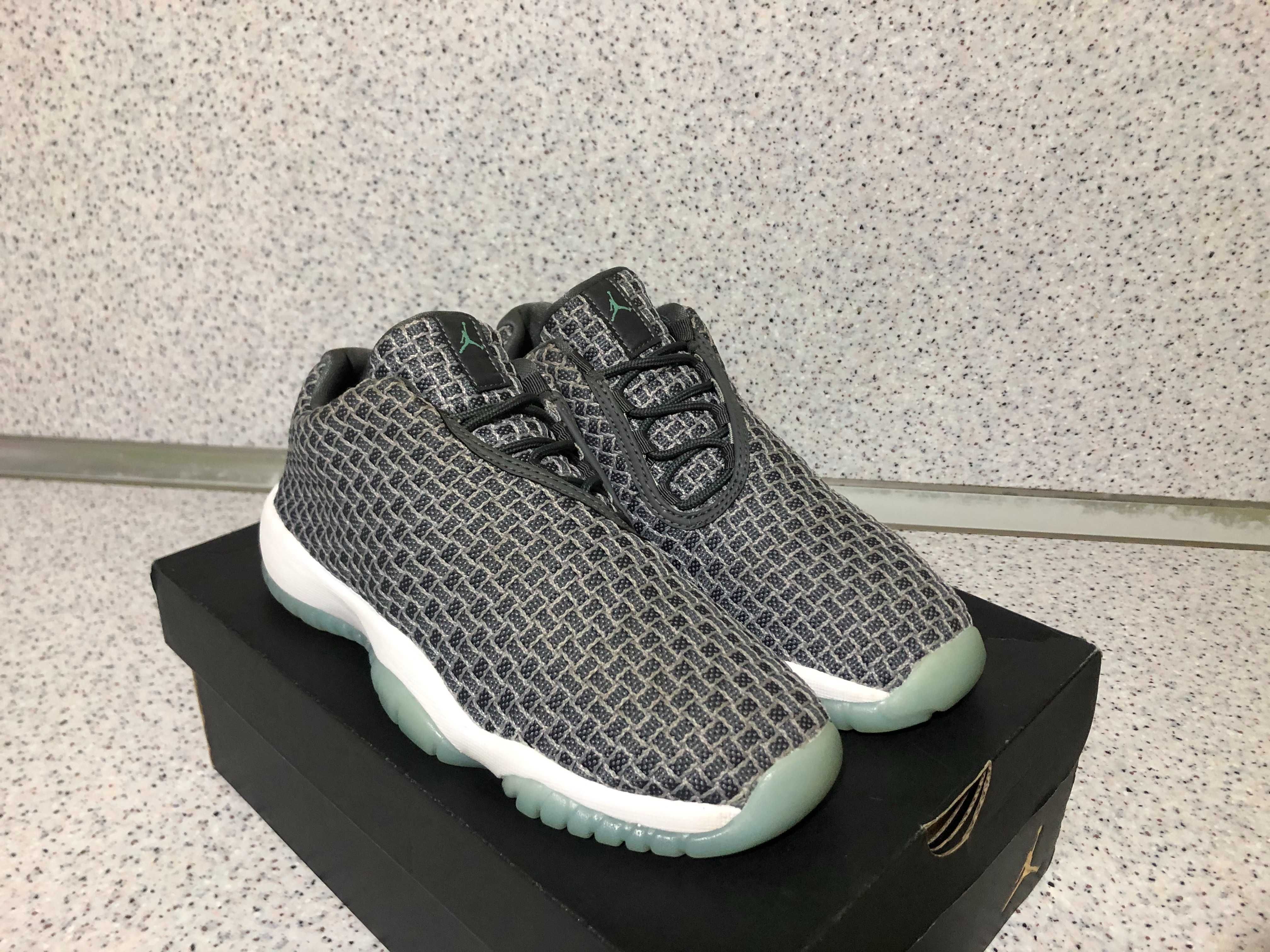 ОРИГИНАЛНИ *** Nike Air Jordan Future Low GS 'Wolf Grey'