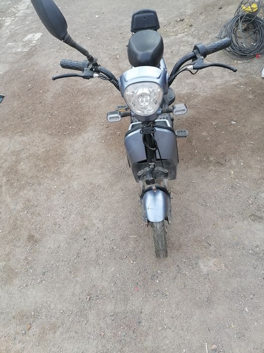 Недорого подаётся директор скутер