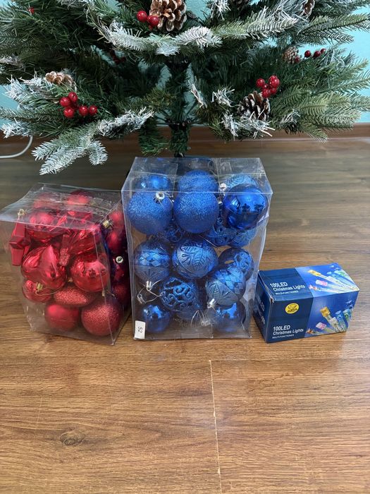 Ёлка новогодняя в комплекте игрушки