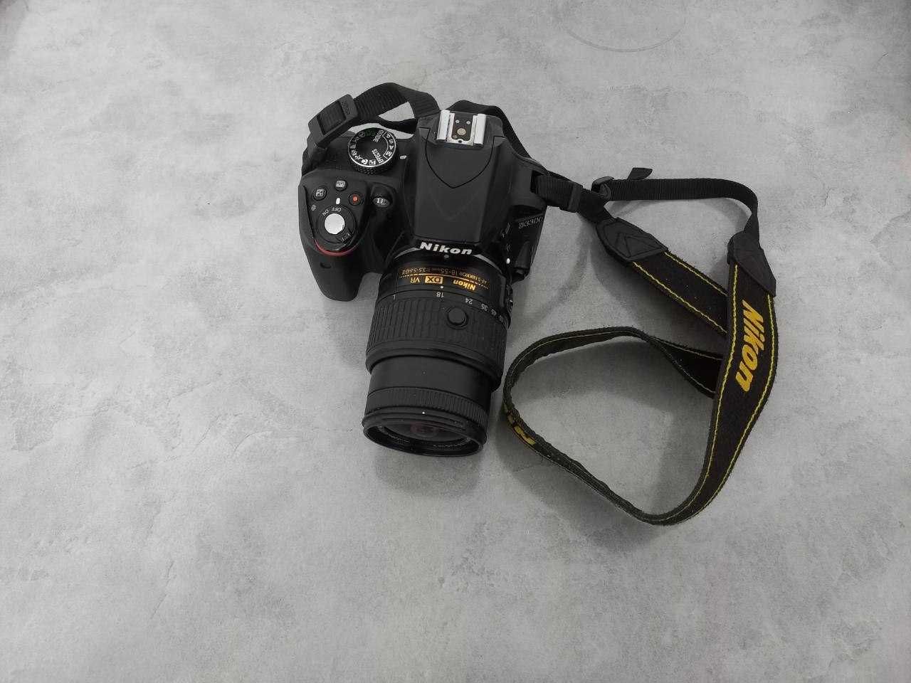 Nikon. D-3300...