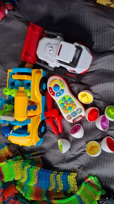 Продам игрушки .