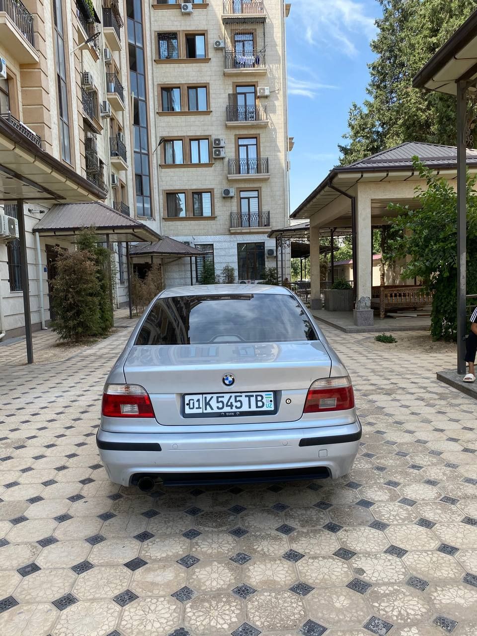Срочно продаю свою бмв е39