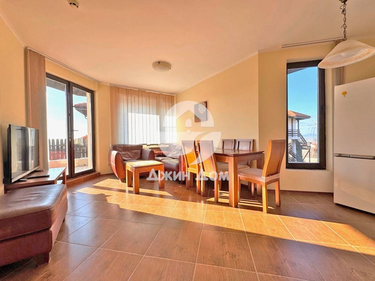 Продава се Тристаен апартамент в с. Кошарица, Област Бургас - 90 кв.м за 1110 €/кв.м - Снимка #1