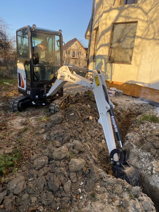 Inchiriez nacela , excavator, picamer