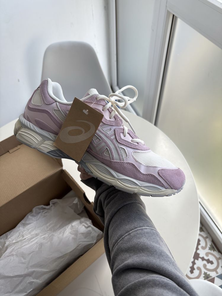 Asics Gel Nyc Cream/Rose Water 46.5 EU