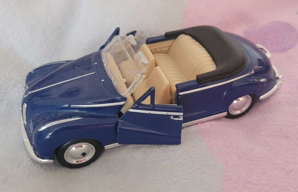 Vand pachet masinute metalice