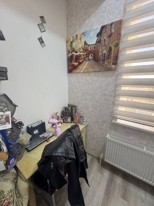 2-xonali 6-qavatda 55m² kvartira sotiladi.
7-qavatli Liftli dom.