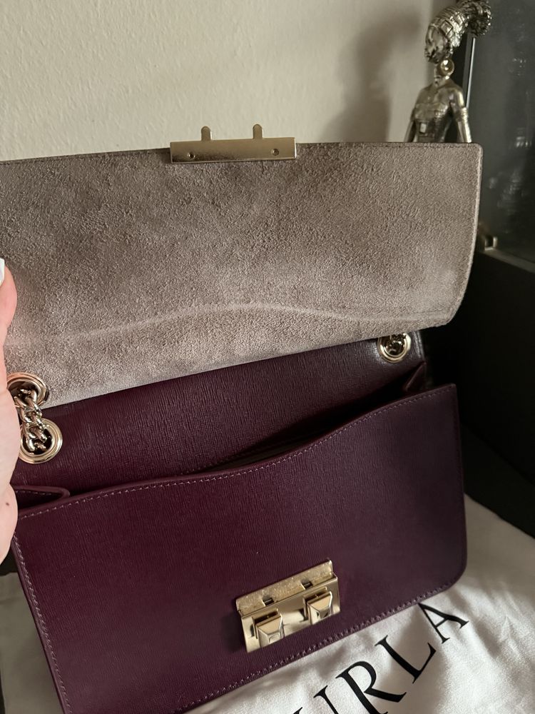 Дамска чанта Furla Bella Crossbody цвят бордо