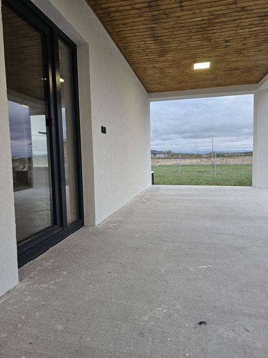 Casa moderna de vanzare la cheie!