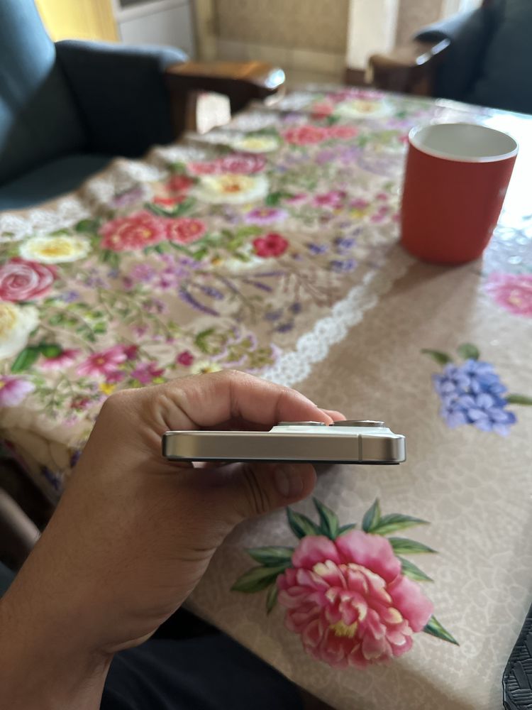 Iphone 15 pro max Sotiladi!