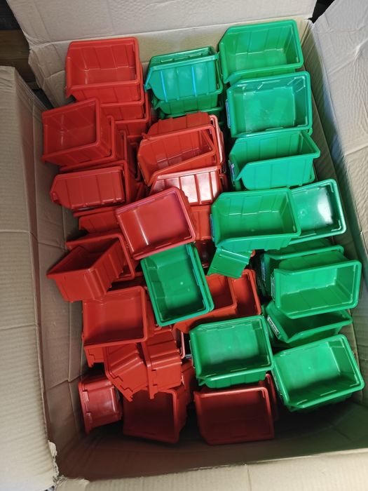 278 cutii / casete de organizare PVC