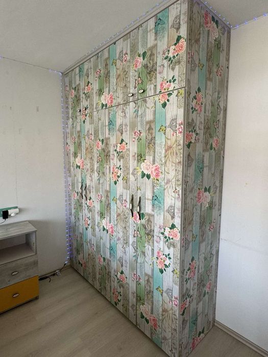 Гардероб, бюро и нощно шкафче