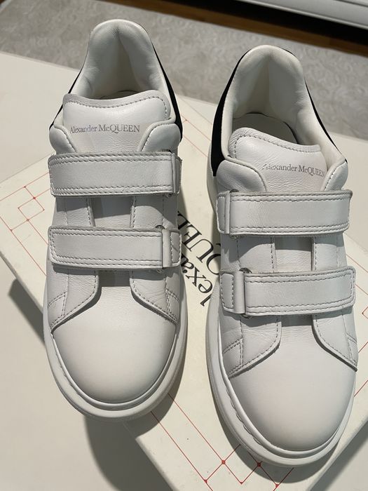 Alexander McQueen alb copii