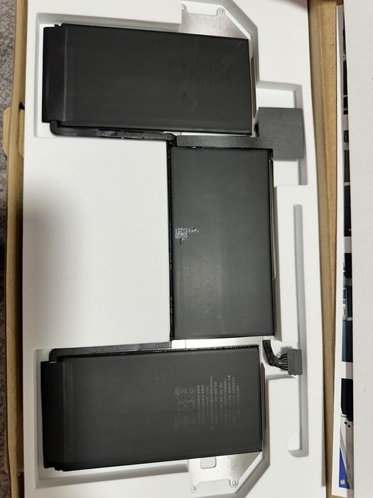 Vand baterii pentru MacBook 13” 2015-2020