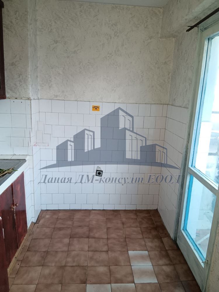 Продава се Двустаен апартамент в Шумен, Добруджански - 61 кв.м за 1255 €/кв.м - Снимка #9