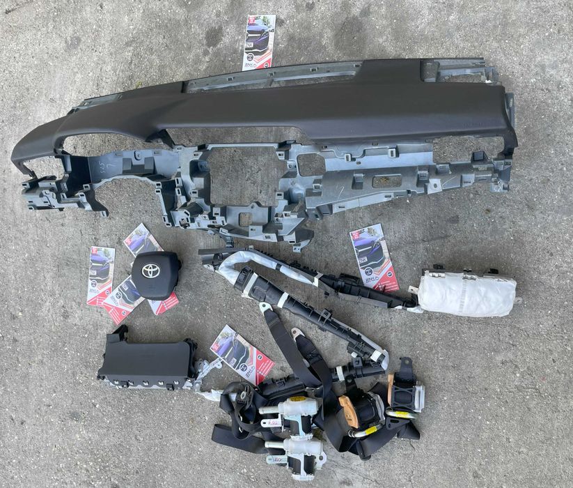 Toyota Camry plansa de bord - kit airbag - set centuri de siguranta