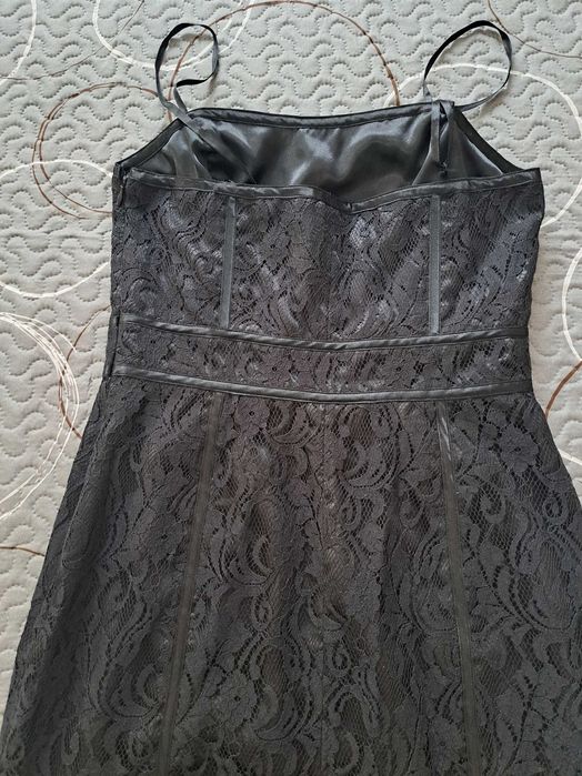 Нежна, елегантна рокля р.38