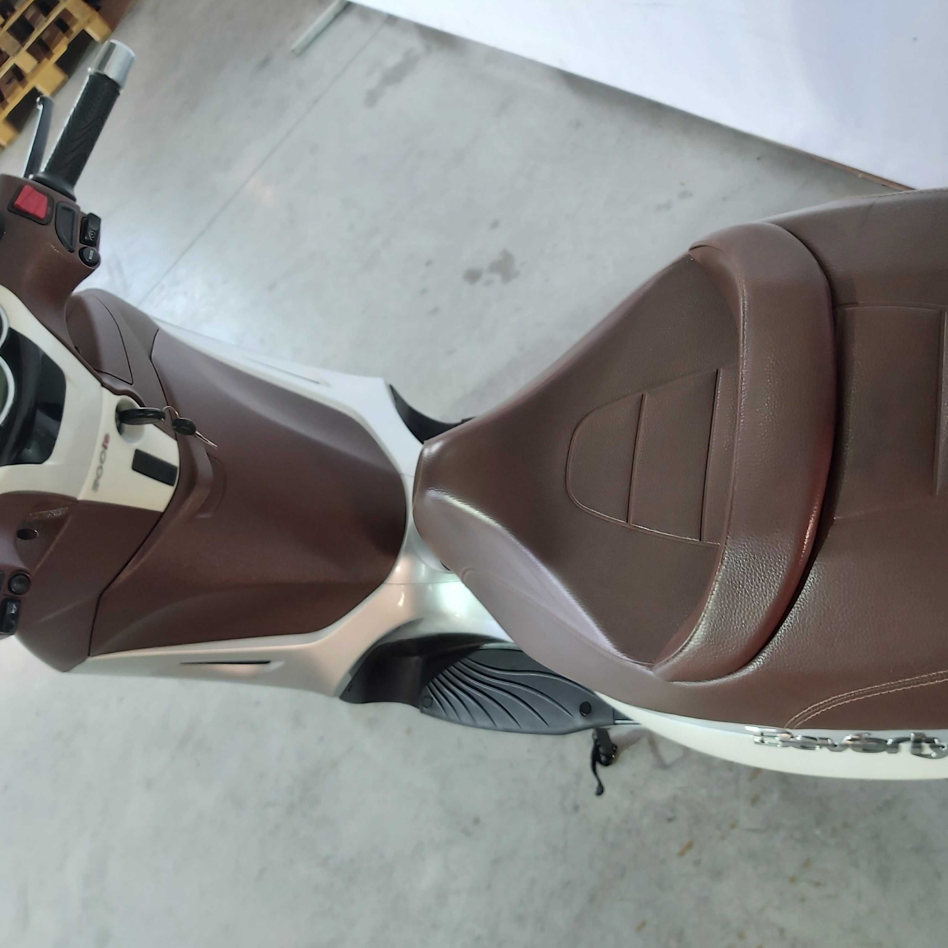 Scuter Piaggio Beverly 300 | P10860 | motomus.ro