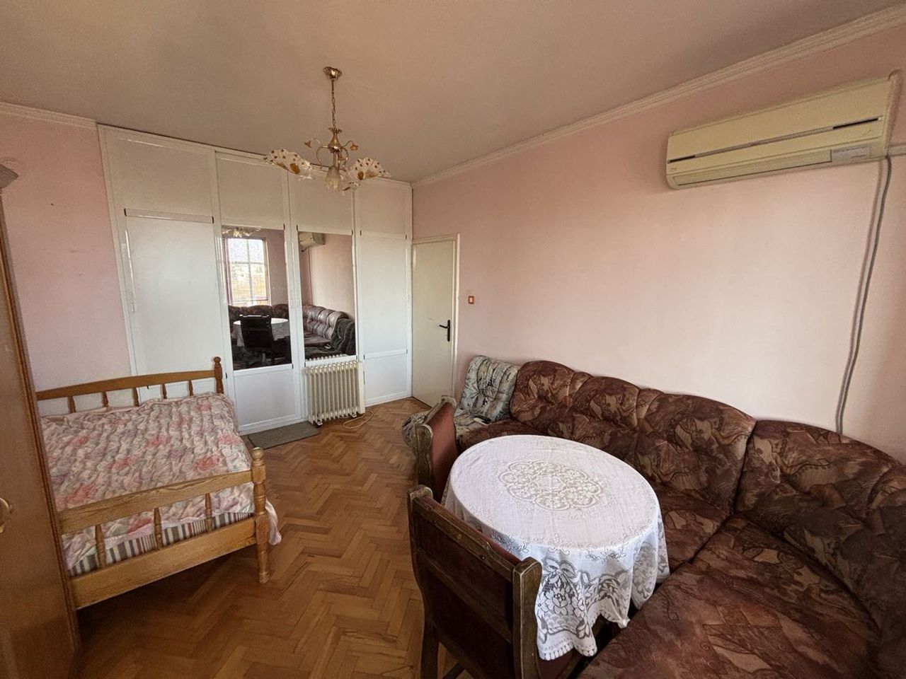 Продава се Двустаен апартамент в Стара Загора, Център - 45 кв.м за 1332 €/кв.м - Снимка #1