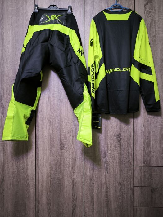 Мото екипи Fox и Mendlor