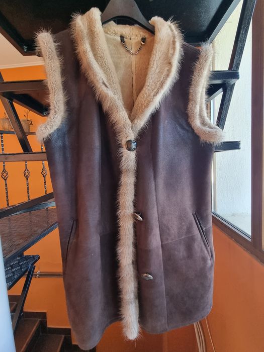 Vând vestă de blană naturală