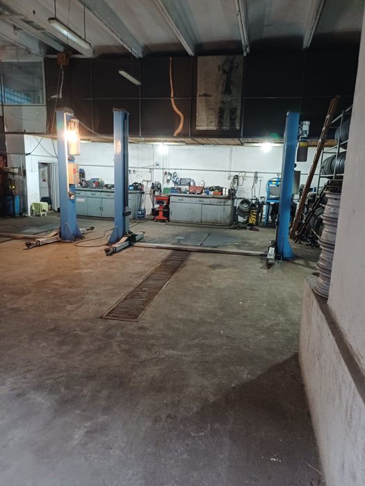 Spațiu comercial - service auto/vulcanizare